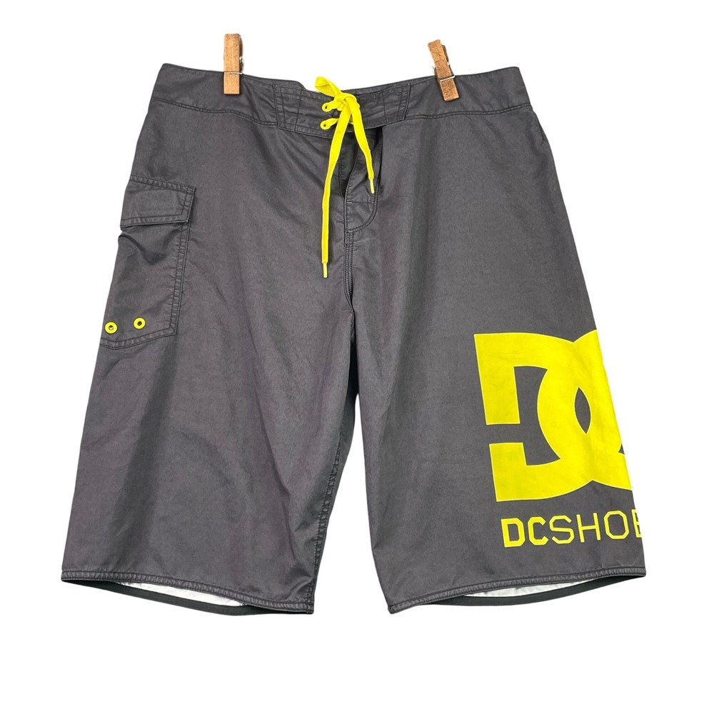 DC Shoes Board Shorts Mens 34 Gray Yellow Logo Swim Trunks Cargo Pocket Surf